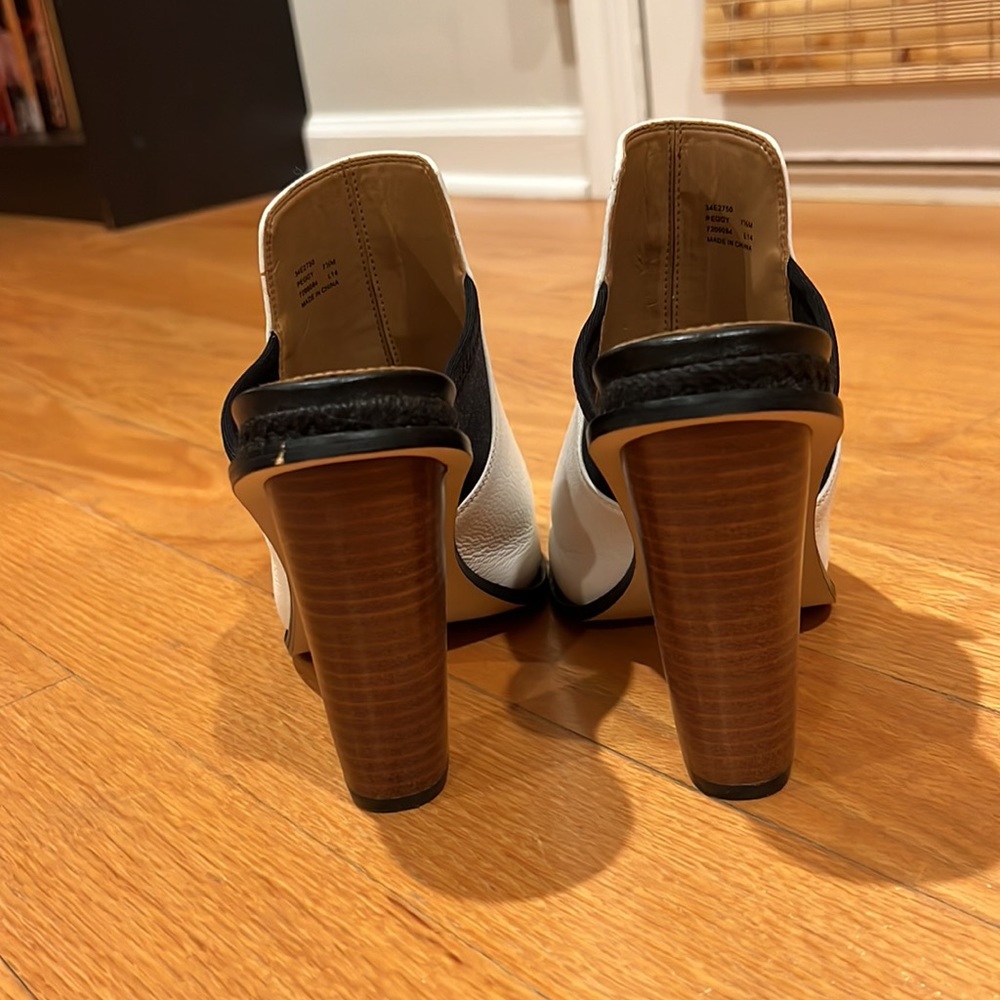 Sandals - Picture 4 of 11